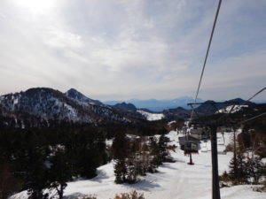 横手山スキー場でスノーボードしたレビュー！GW中の積雪量や混雑は？